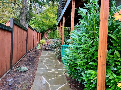 Modern Charming Unit in enjoyable in Clackamas with AC