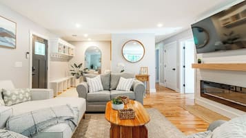 Televisión y chimenea