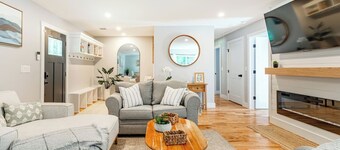 Saugerties View: King Beds, Soaking Tub, Firepit
