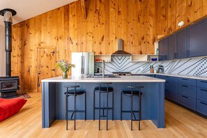 Microonde, forno, piano cottura, lavastoviglie