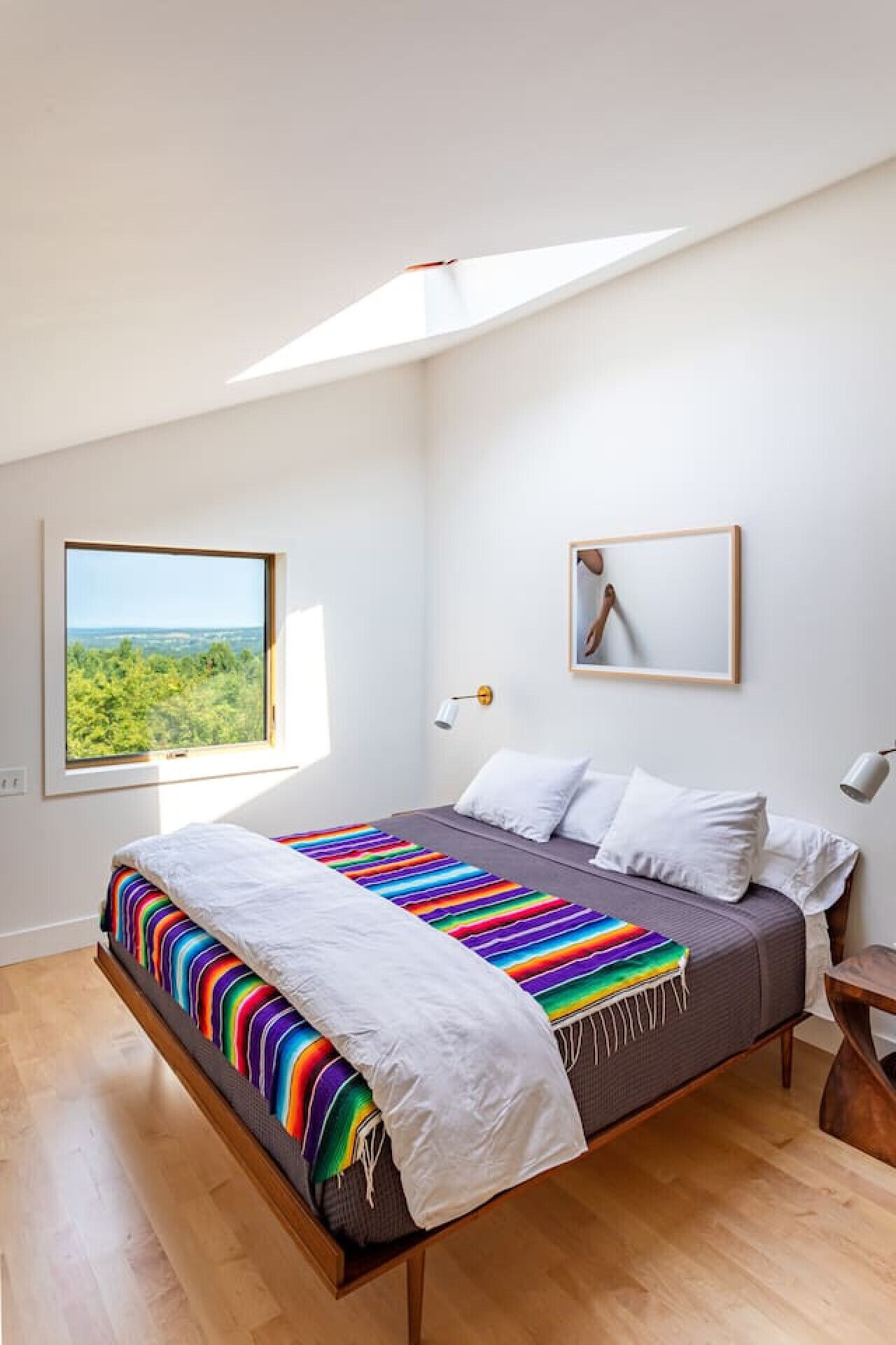 2 bedrooms, desk, iron/ironing board, travel cot