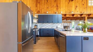 Mikrobølgeovn, ovn, kogeplade, opvaskemaskine