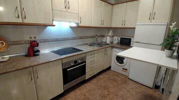 Mikroaaltouuni, uuni, liesi