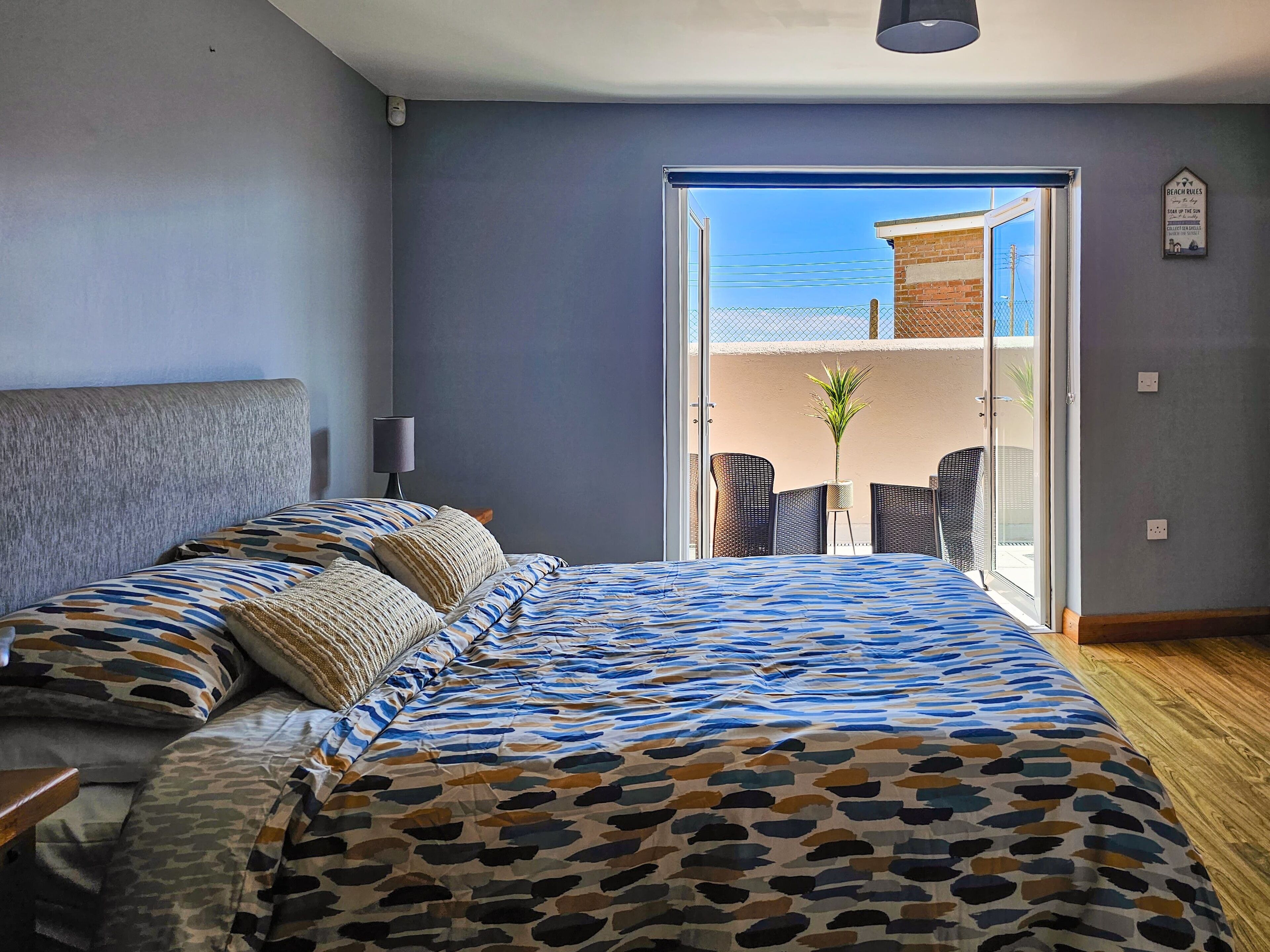 3 عدّة غرف نوم ومكواة/لوح كي وواي فاي مجانًا وملاءات أسرّة