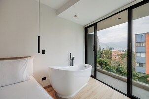 Bañera profunda