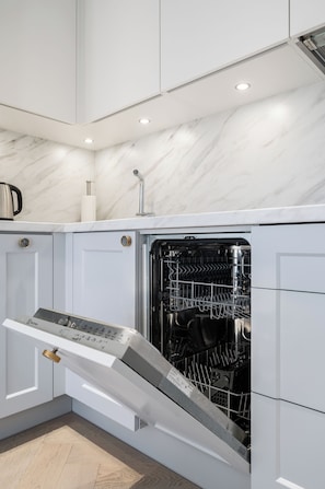 Deluxe Apartment, Air conditioning, City View | Private kitchen - Toompea Castle 2 BR Old Town Apartment (Tallinn)