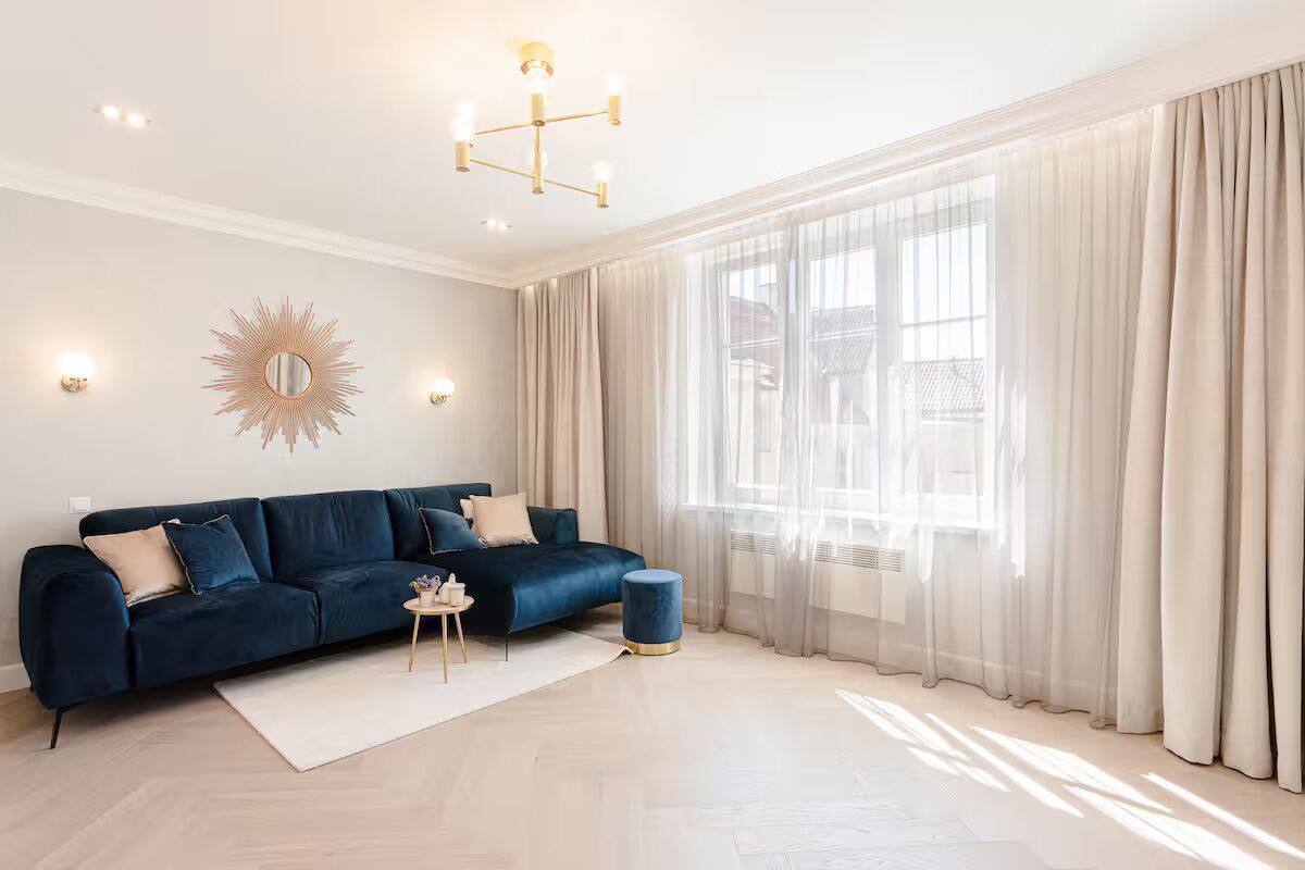 Deluxe Apartment, Air conditioning, City View | Living area