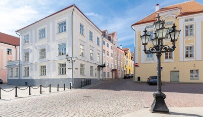 Toompea Castle 2 BR Old Town Apartment