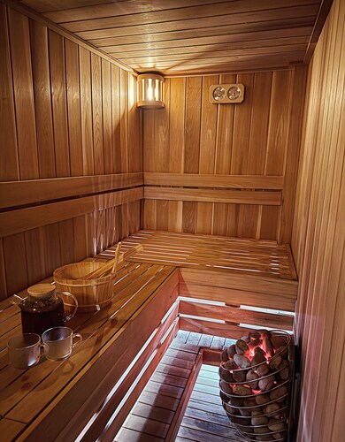 Luxury Lower Unit with Sauna