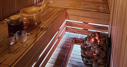 Luxury Lower Unit with Sauna