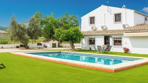 Pool - La Zaranda de Pinillos Antequera by Ruralidays (Málaga)