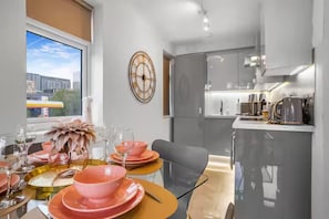 Classic Apartment | Private kitchen | Full-sized fridge, microwave, oven, stovetop - Wembley Park High Spec 6 Apartment Block (Wembley)