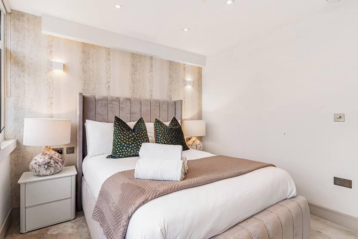 Standard Apartment | Egyptian cotton sheets, premium bedding, desk, laptop workspace