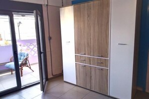 Room - Thena apartment IN the city center (Limenas Chersonisou)