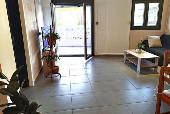 Room - Thena apartment IN the city center (Limenas Chersonisou)