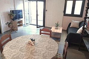 Room - Thena apartment IN the city center (Limenas Chersonisou)