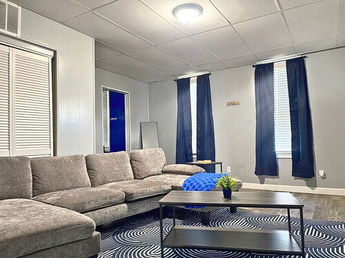 Heart of Evanaville - 15min or less to everything