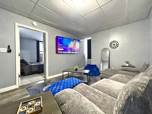 Heart of Evanaville - 15min or less to everything