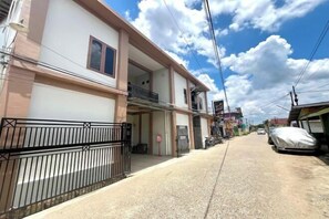 Exterior - Gratia Guesthouse Syari'ah (Mendalo Darat)