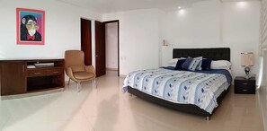 4 chambres, fer et planche à repasser, Wi-Fi, draps fournis