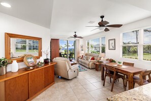 Interior - Luxury, Comfort and Aloha Spirit Await on the Big Island (Kailua-Kona)
