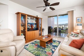 TV - Luxury, Comfort and Aloha Spirit Await on the Big Island (Kailua-Kona)