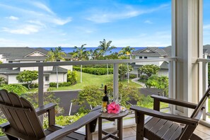 Property grounds - Luxury, Comfort and Aloha Spirit Await on the Big Island (Kailua-Kona)