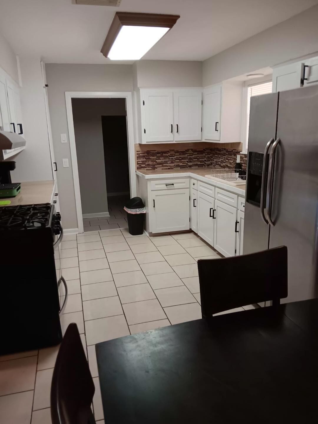 Kylskåp, mikrovågsugn, ugn och spishäll