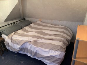 3 多间卧室、熨斗/熨衣板、WiFi、床单