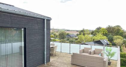 Holiday idyll with nature and city nearby