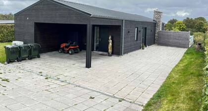 Holiday idyll with nature and city nearby