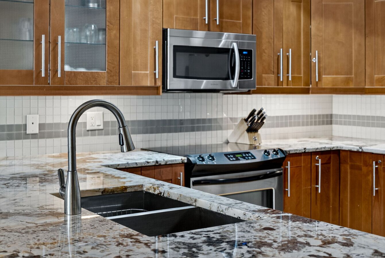 Refrigerador, microondas, horno, placa de cocina