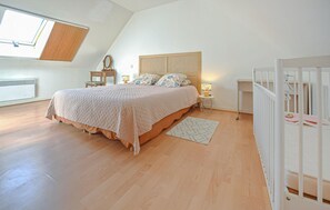 سرير سفر وواي فاي مجانًا