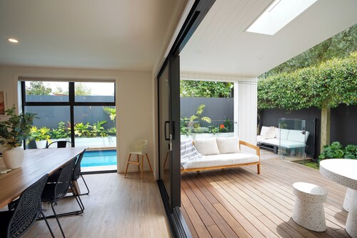 The Mount Retreat by Aotearoa Escapes