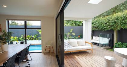 The Mount Retreat by Aotearoa Escapes