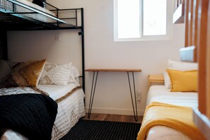 Desk, travel cot, free WiFi, bed sheets
