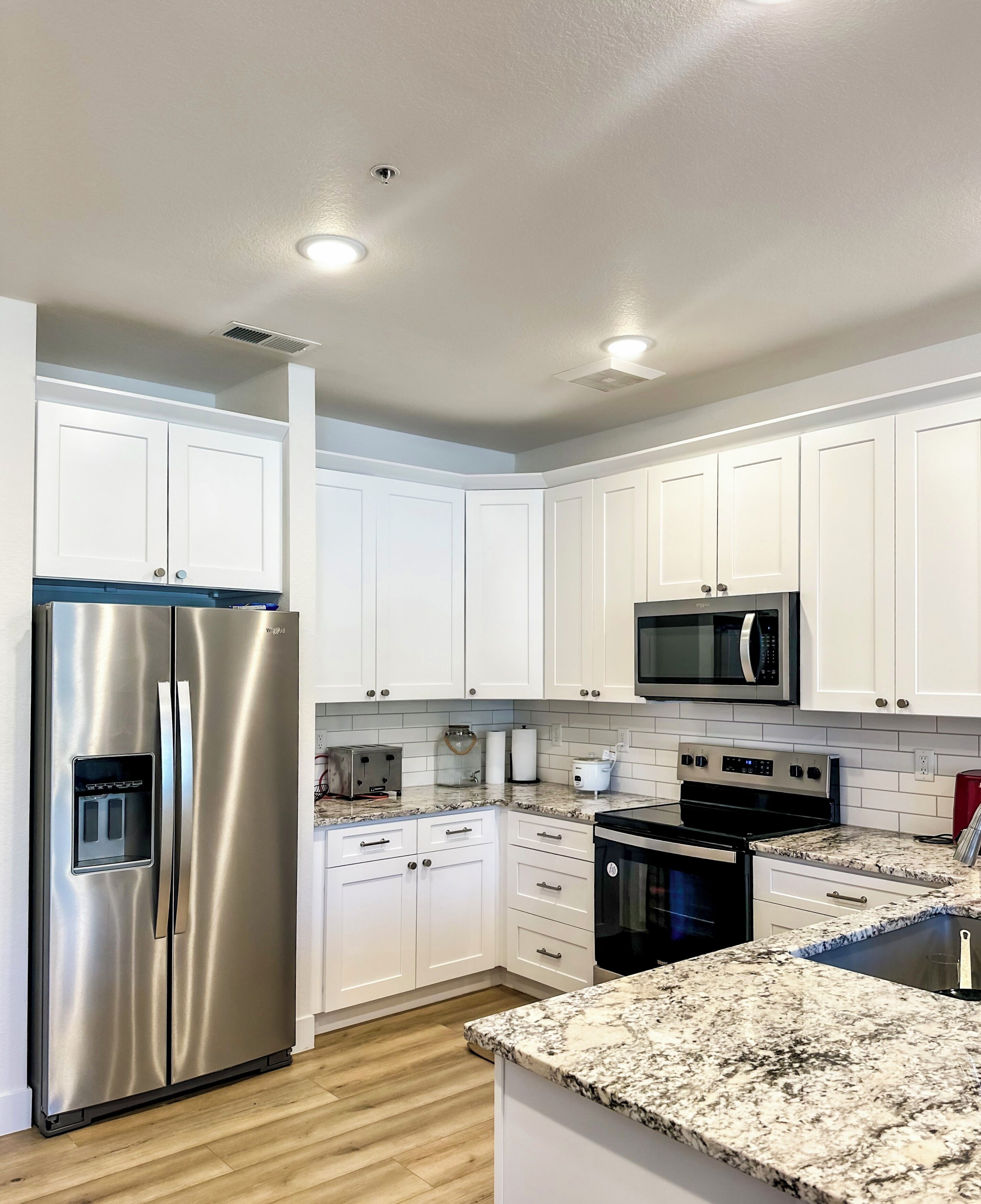 Micro-ondas, fogão, cooktop, lava-louças