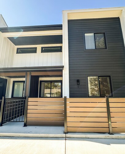 Modern Private 1BR + Bath Access