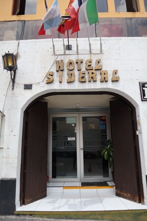 Exterior detail - HOTEL SIDERAL AREQUIPA (Arequipa)