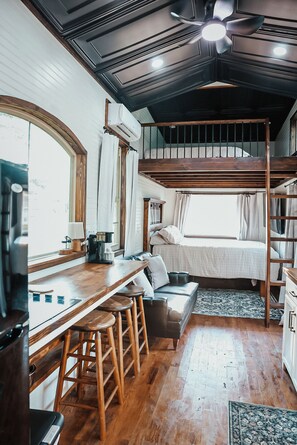 2 bedrooms, bed sheets