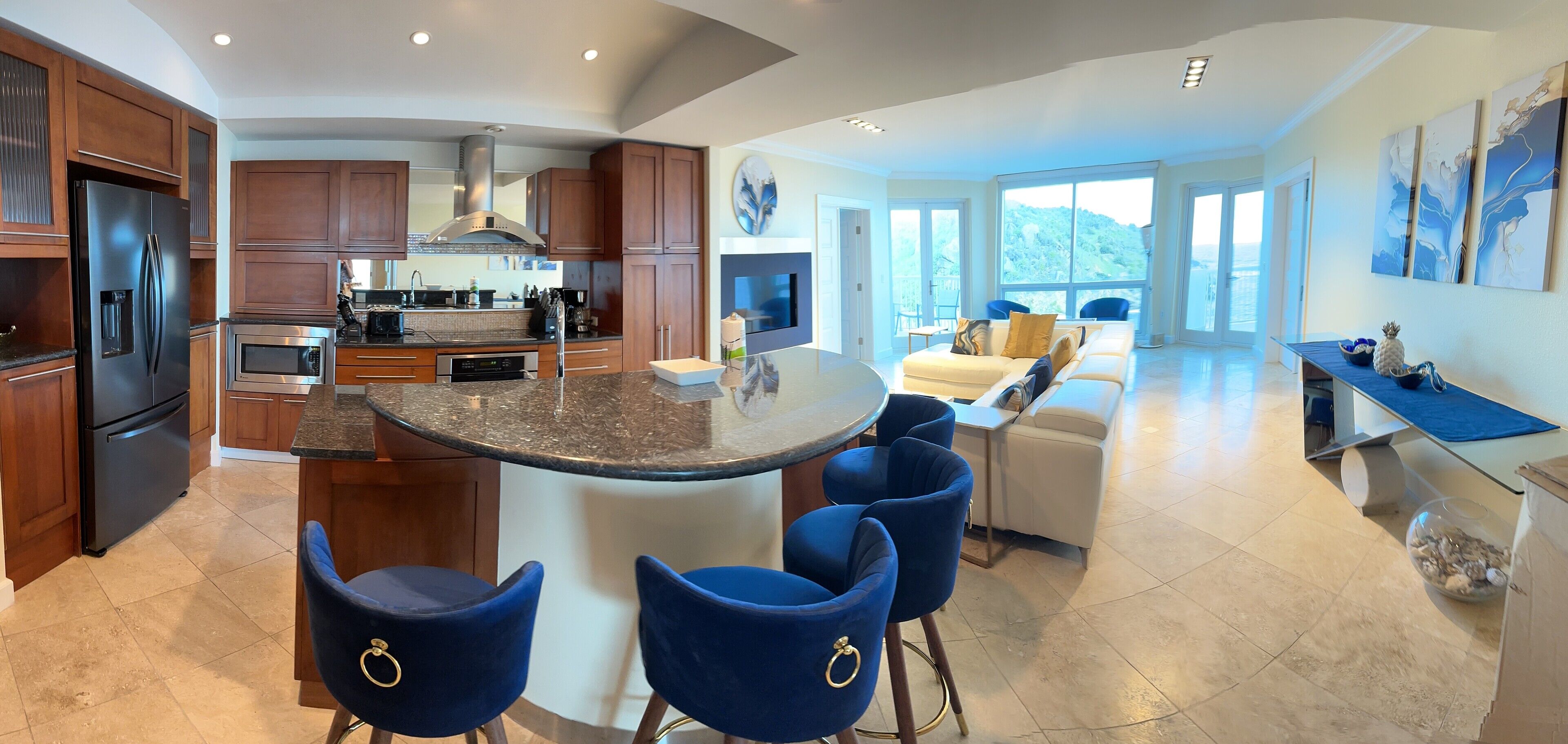 المنشأة من الداخل