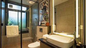 Umweltfreundliche Kosmetikartikel, Haartrockner, Handtücher, Seife