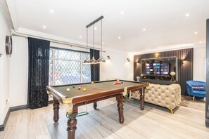 House, Garden View | Living room