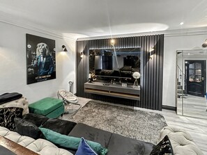Smart TV, Netflix, streaming services
