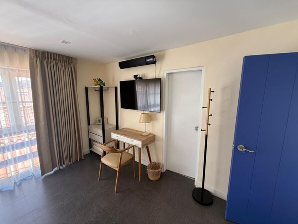 セーフティボックス (室内)、WiFi (無料)、ベッドシーツ