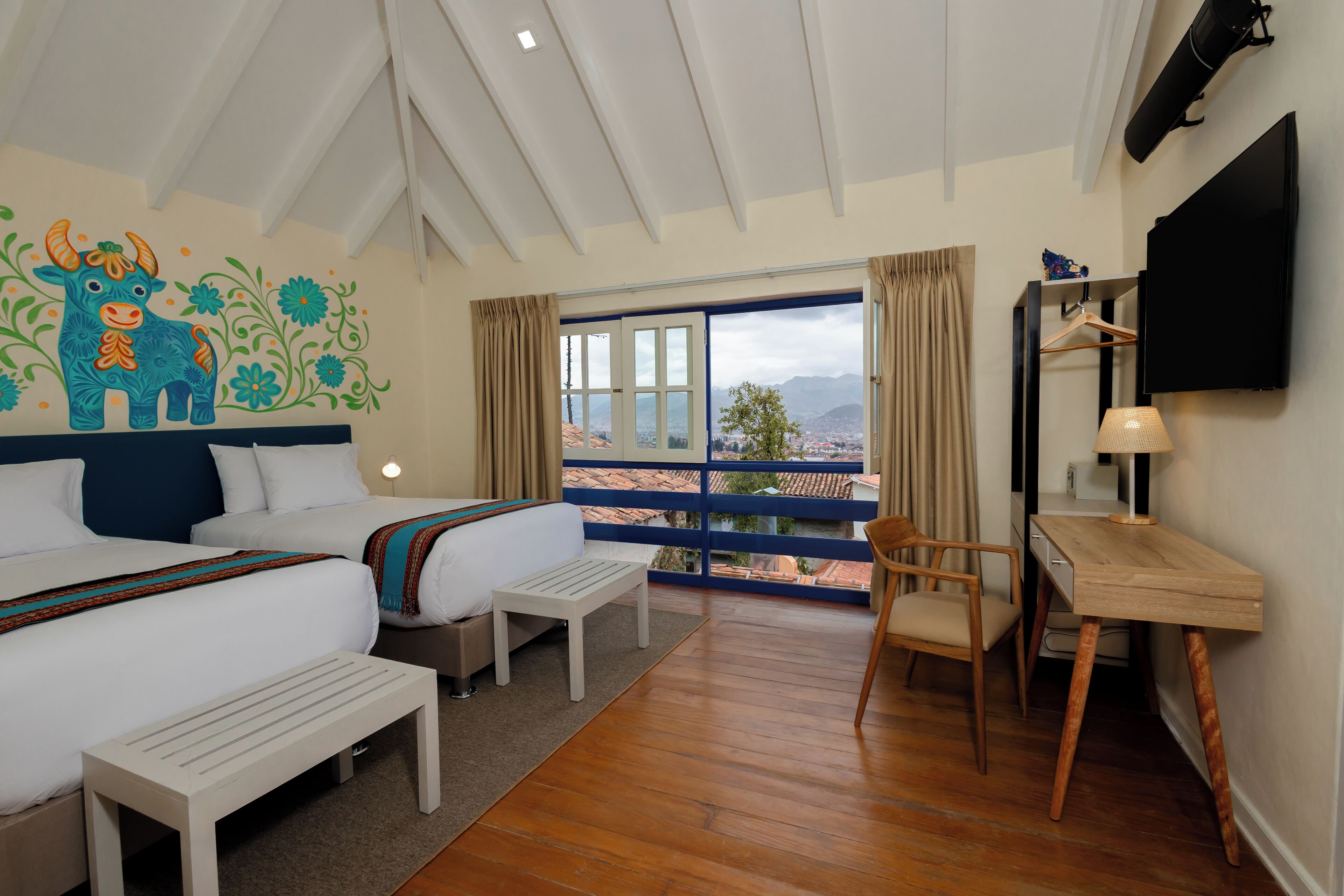 Kamar Double atau Twin Premium | Brankas, meja kerja, dan Wi-Fi gratis