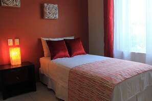 Comfort Apartment | Iron/ironing board, free WiFi, bed sheets