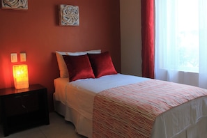 Comfort Apartment | Iron/ironing board, free WiFi, bed sheets