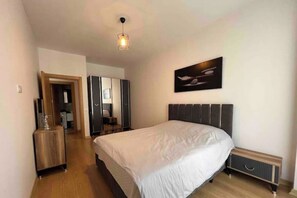 1 chambre, fer et planche à repasser, accès Internet, draps fournis