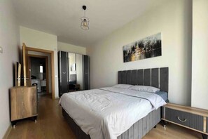 1 bedroom, iron/ironing board, internet, bed sheets